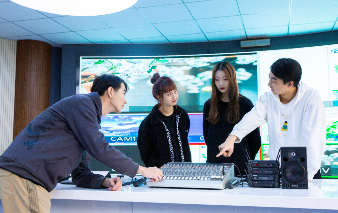 制作短视频节目 职业本科专业报考指南——全媒体新闻采编与制作专业